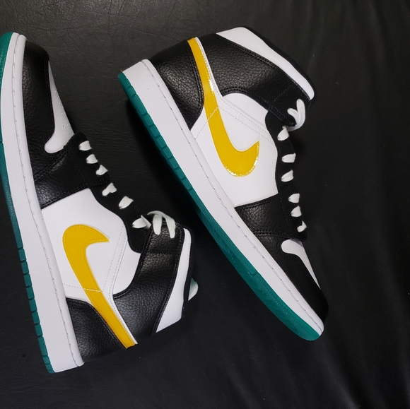 Shoes - Picture 7 of 7